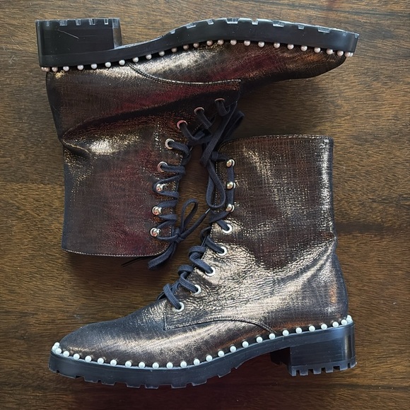 NWOB STUART WEITZMAN “Allie” boot in gold - Picture 3 of 9